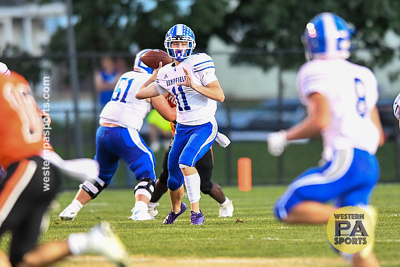 Football_Latrobe vs Hempfield_20220909-KR1_2427