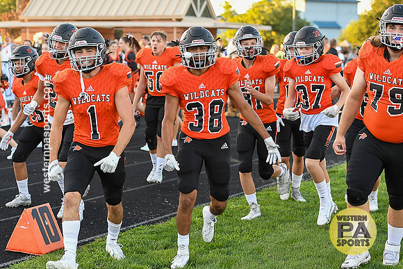Football_Latrobe vs Hempfield_20220909-WP1_3353