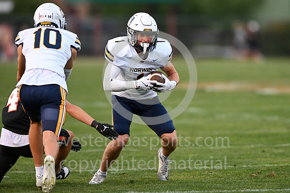 Football_Latrobe vs Norwin_20250905-KR3_5567