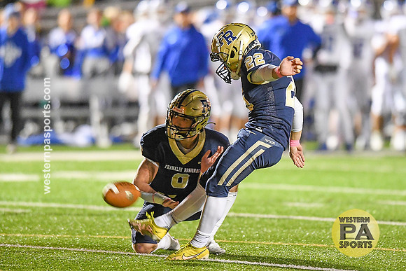 Football_FR vs Hempfield_20221014-KR1_0311