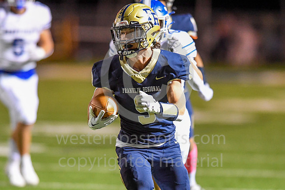 Football_FR vs Hempfield_20221014-KR1_0305