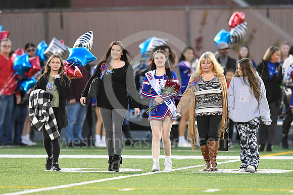Football_Jeannette vs Springdale_20221021-KR1_5033
