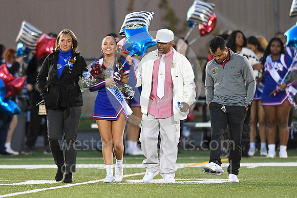 Football_Jeannette vs Springdale_20221021-KR1_5040