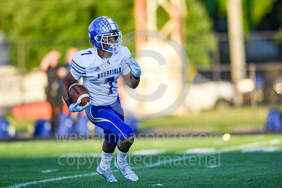 Football_Latrobe vs Hempfield_20220909-KR1_1819