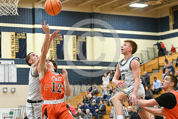 Boys Hoops_FR vs Latrobe_20260106-KR3_3643