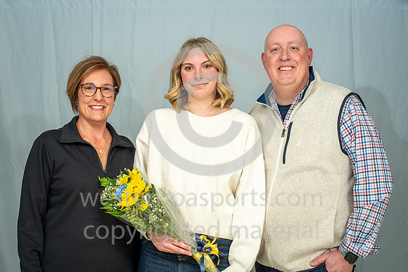 FR Swim Senior Night_20260212-KR5_7552