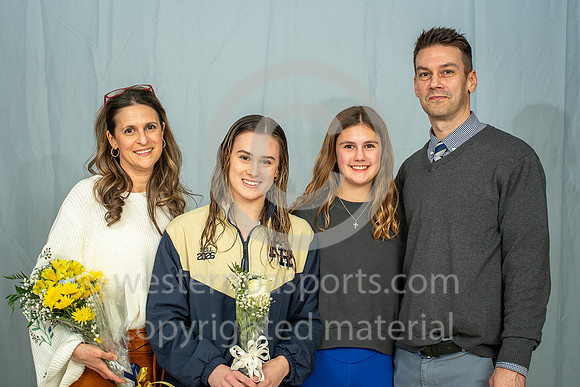 FR Swim Senior Night_20260212-KR5_7570