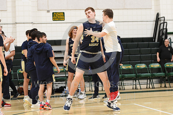 Boys Hoops_PT vs FR_20230103-KR1_8516