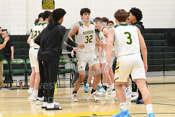 Boys Hoops_PT vs FR_20230103-KR1_8609