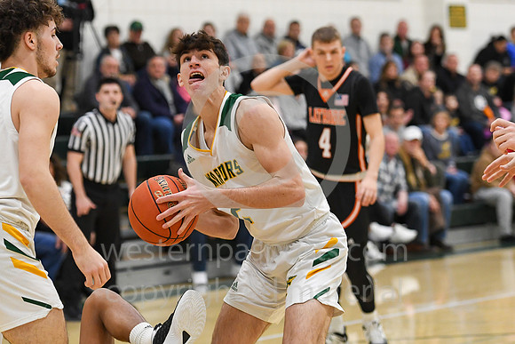 Boys Hoops_PT vs Latrobe_20230113-KR1_7019
