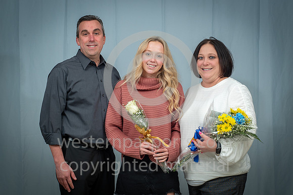 FR Swim Senior Night_20230203-KR5_1248