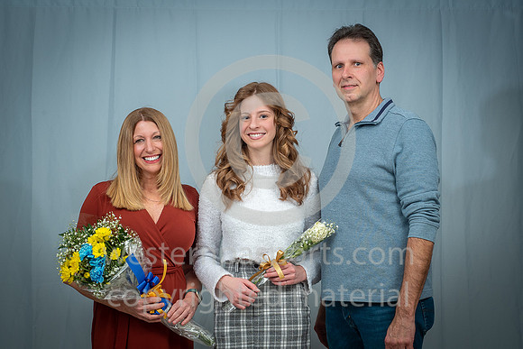 FR Swim Senior Night_20230203-KR5_1255