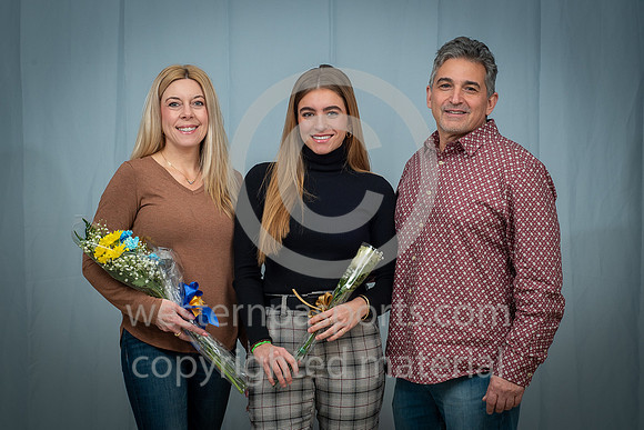 FR Swim Senior Night_20230203-KR5_1259