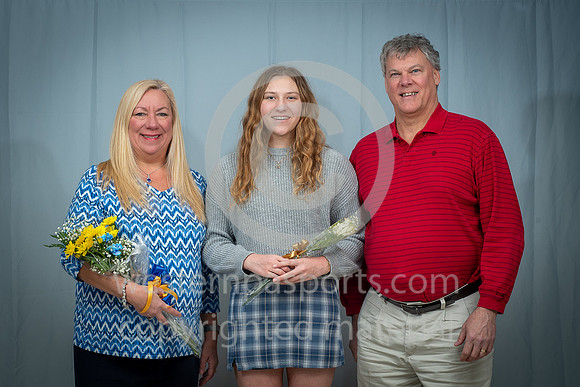 FR Swim Senior Night_20230203-KR5_1260