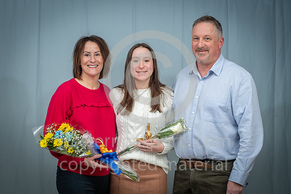 FR Swim Senior Night_20230203-KR5_1264