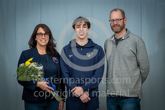 FR Swim Senior Night_20230203-KR5_1269
