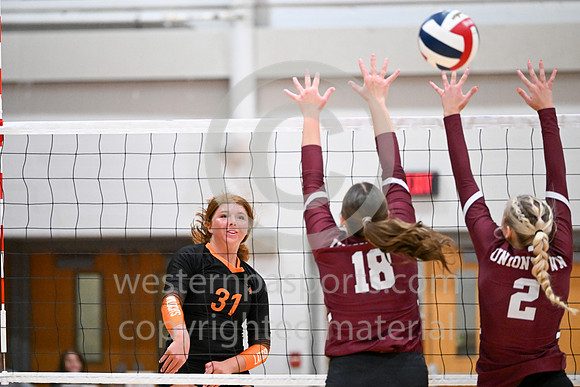 092926 - LatrobeGirlsVolleyball--BR-4655