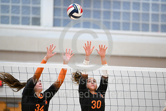 092926 - LatrobeGirlsVolleyball--BR-4641