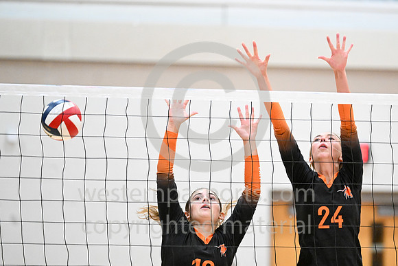 092926 - LatrobeGirlsVolleyball--BR-4983