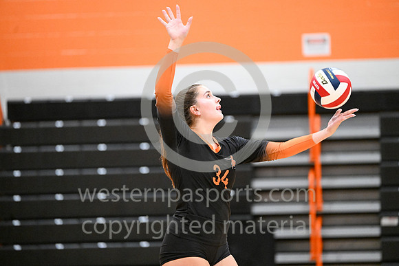 092926 - LatrobeGirlsVolleyball--BR-4924