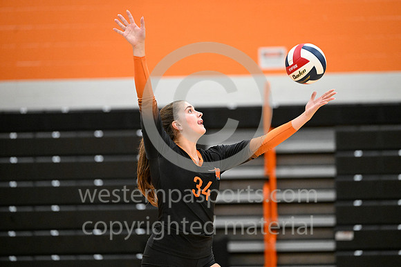 092926 - LatrobeGirlsVolleyball--BR-4958