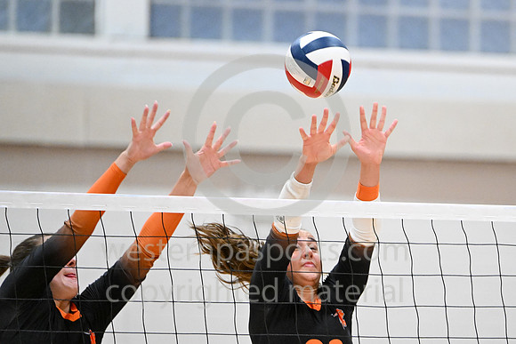092926 - LatrobeGirlsVolleyball--BR-4640