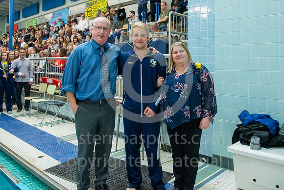 FR Swim Sr Night_20200131-KR5_0175