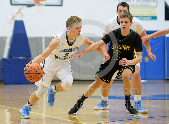Boys Hoops_Penn-Trafford vs Seneca Valley_20171209-KR1_7988