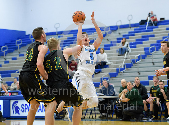 Boys Hoops_Penn-Trafford vs Seneca Valley_20171209-KR1_8054