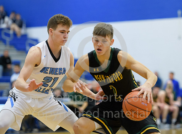 Boys Hoops_Penn-Trafford vs Seneca Valley_20171209-KR1_8083