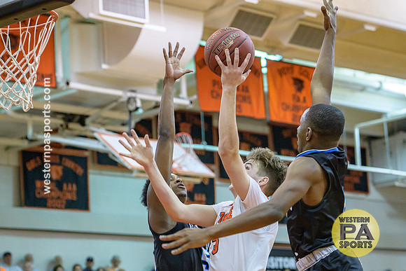 Boys Hoops-Latrobe vs Woodland Hills_20171215-KR1_9296
