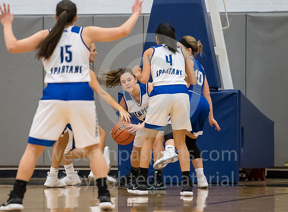 Girls Hoops_Hempfield vs Connellsville_20171216-KR1_0016