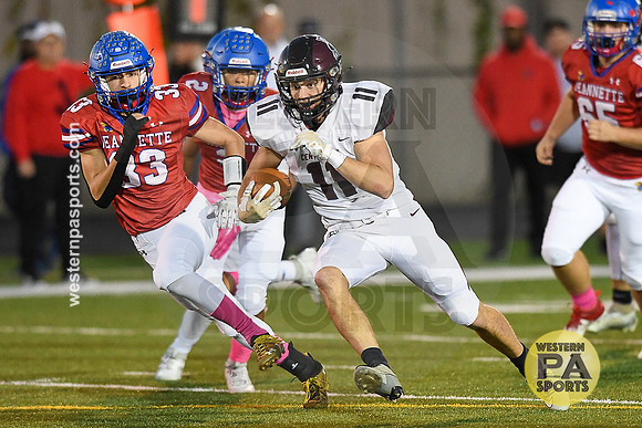 Football_Jeannette vs GCC_20231013-KR1_8430