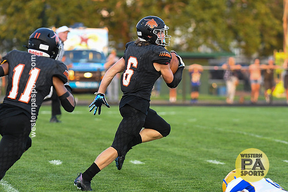 Football-Latrobe vs Derry_20210827-KR1_1340