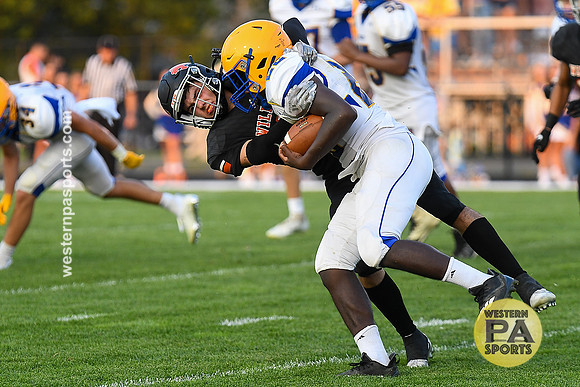 Football-Latrobe vs Derry_20210827-KR1_1305