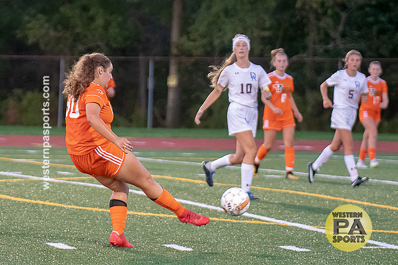 Soccer-Girls_Yough vs Derry_20180919-KR1_9316