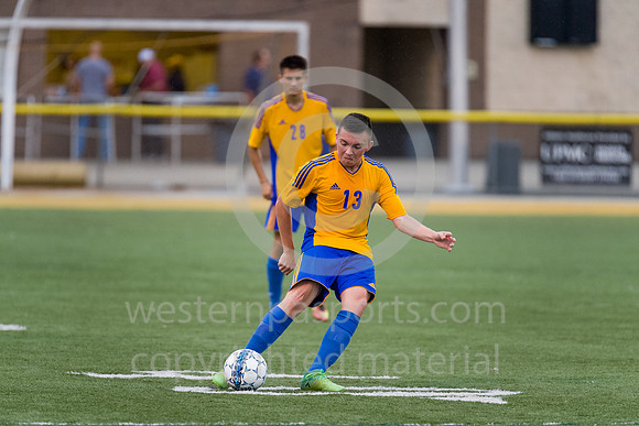 DerrySoccer-SeniorNight-101018-3942