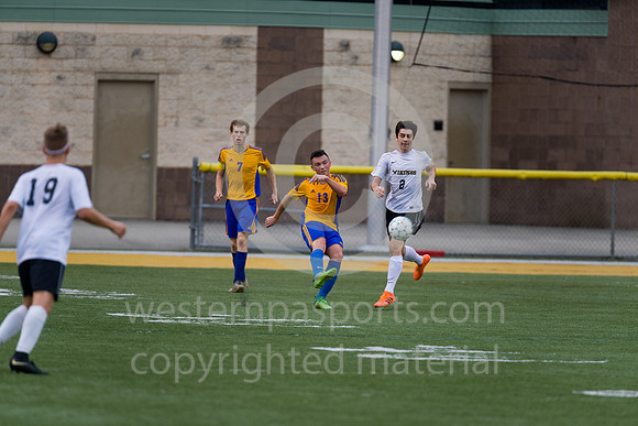 DerrySoccer-SeniorNight-101018-4032