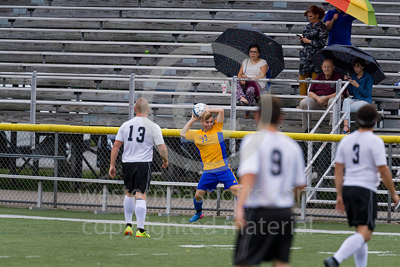 DerrySoccer-SeniorNight-101018-4061
