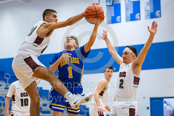 Boys Hoops_GCC vs Derry_20181215-KR1_3298