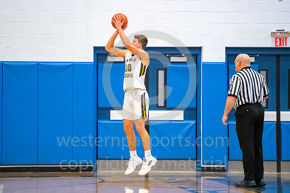 Boys Hoops_GS vs Jeannette_20181215-KR1_5762