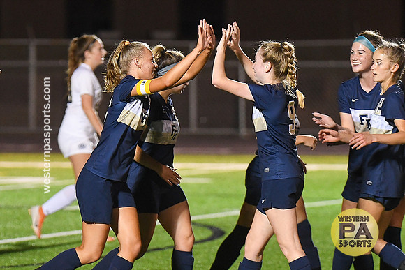 Girls Soccer-FR vs Kiski Area_20210930-KR1_6492