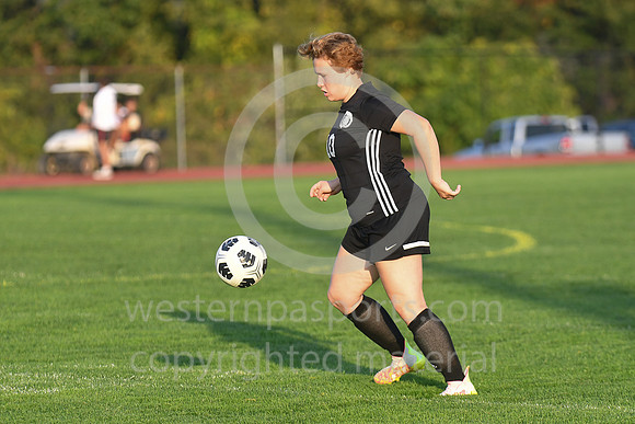 Girls Soccer-GCC vs Jeannette_20211014-KR1_8639