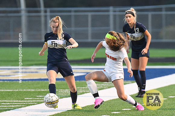 Girlis Soccer-FR vs Latrobe_20211020-KR1_5173
