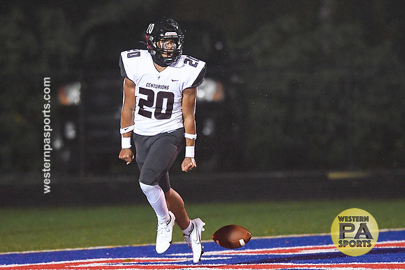Football-Jeannette vs GCC_20211022-WP1_2128