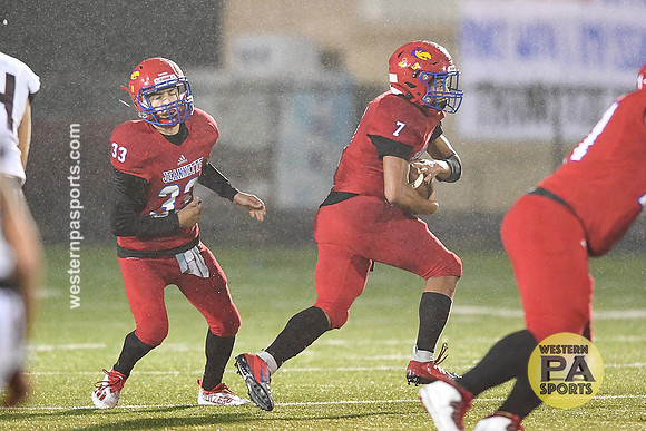 Football-Jeannette vs GCC_20211022-WP1_2170