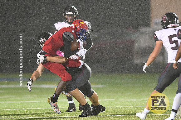 Football-Jeannette vs GCC_20211022-WP1_2182
