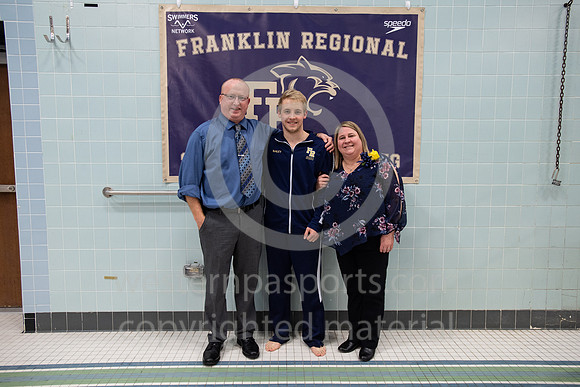 FR Swim Sr Night_20200131-BR2_0117
