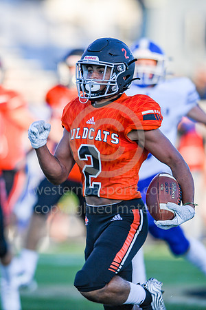 Football_Latrobe vs Hempfield_20220909-KR1_1801