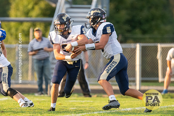 Football-Derry vs Freeport_20190830-KR1_8208